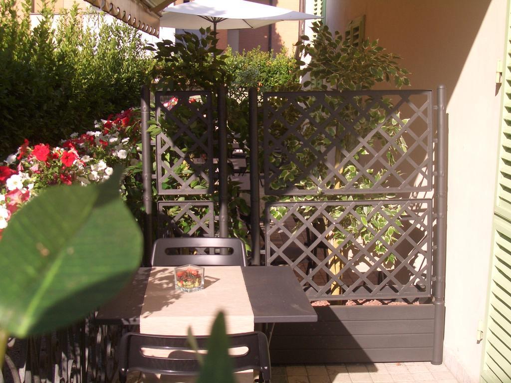Lucca Relais Bed & Breakfast Exterior photo