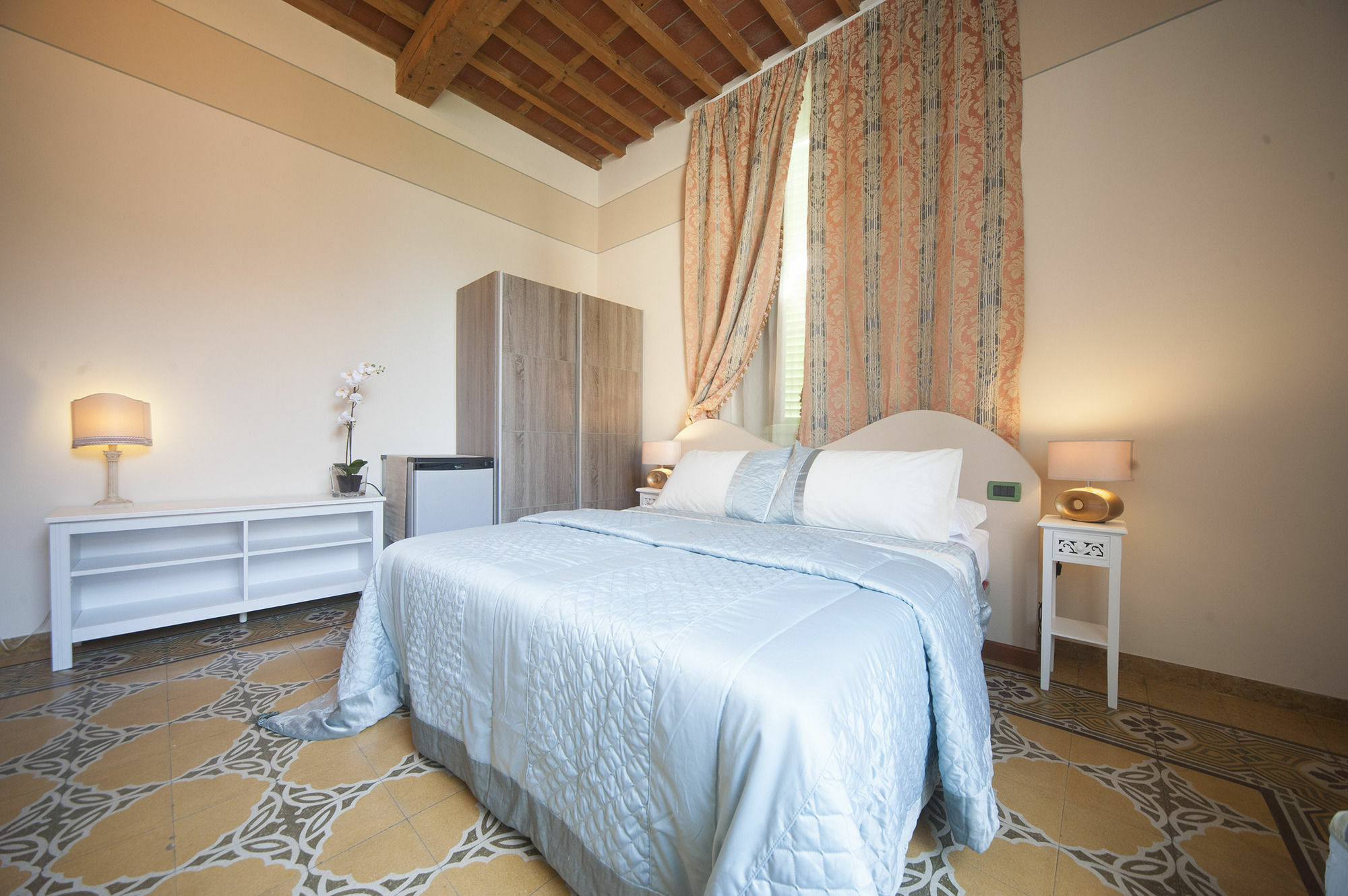 Lucca Relais Bed & Breakfast Exterior photo